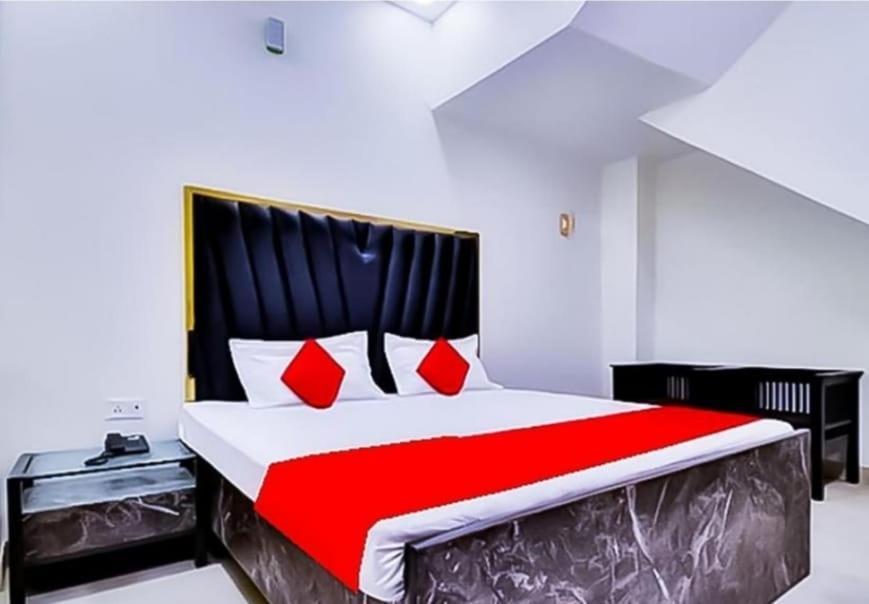Hotel Sukoon - Ramesh Nagar Neu-Delhi Exterior foto