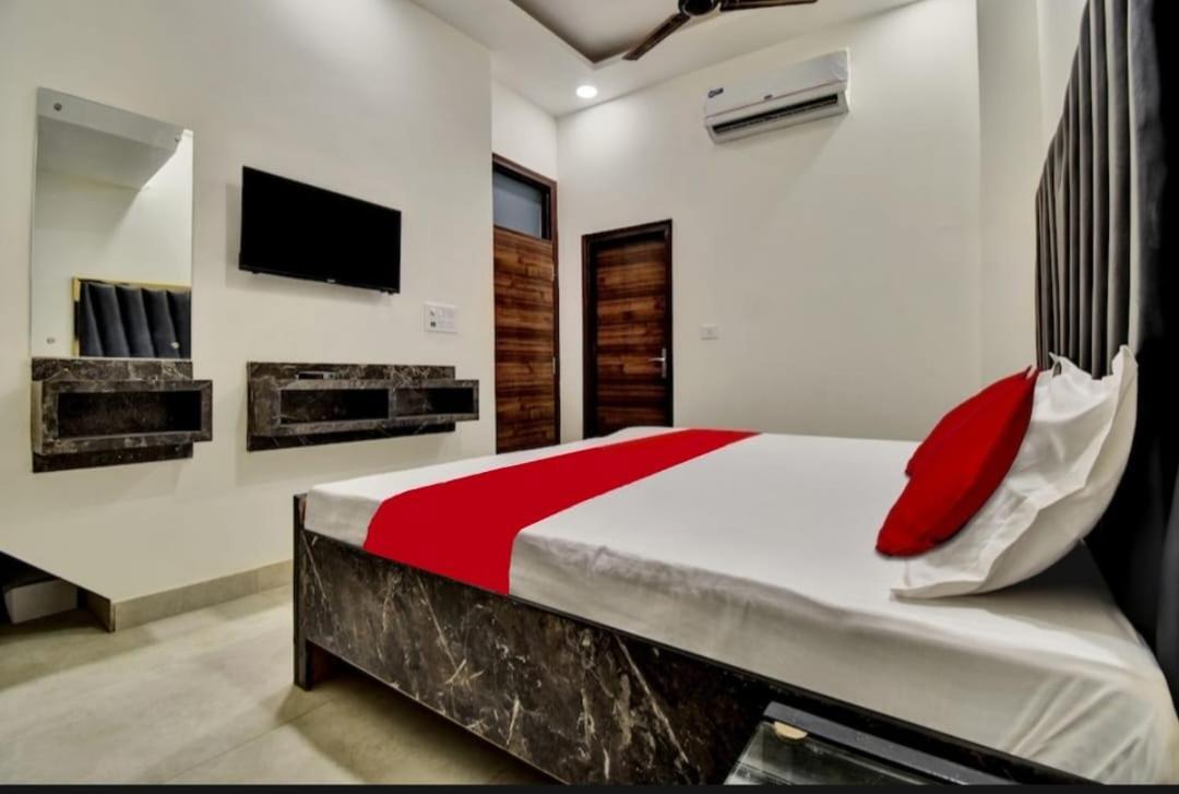 Hotel Sukoon - Ramesh Nagar Neu-Delhi Exterior foto