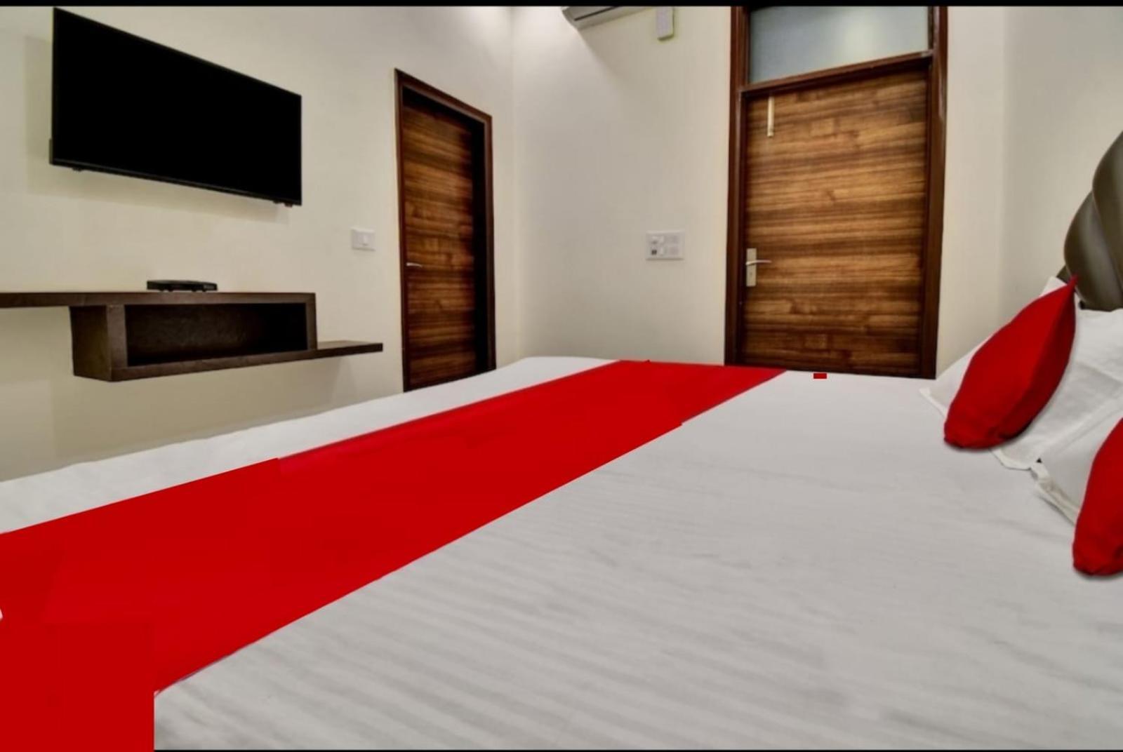 Hotel Sukoon - Ramesh Nagar Neu-Delhi Exterior foto